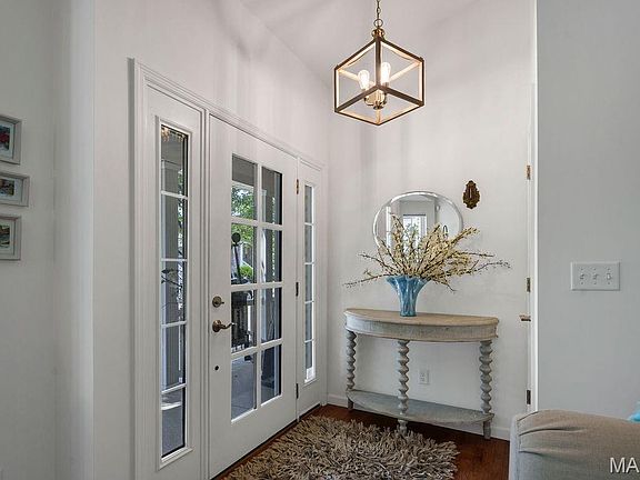 5th image of 781 Queens Court Pl