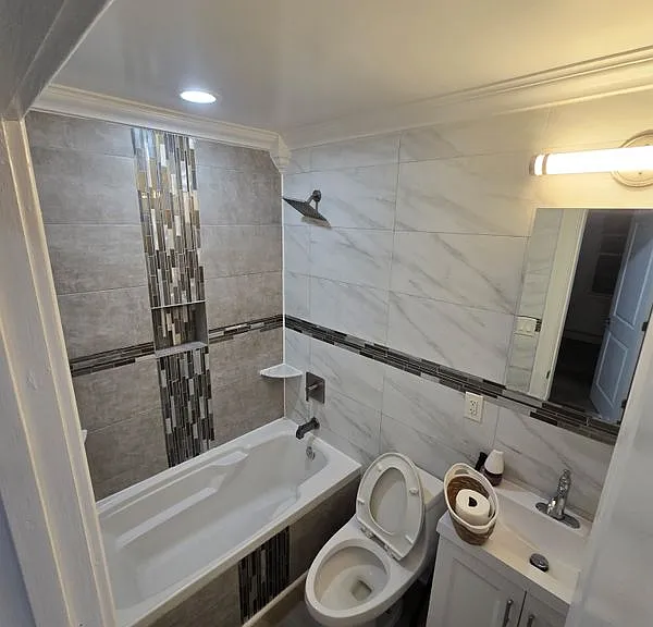 1754 Hammersley Ave #2 — Photo 9