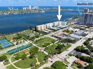 301 Lake Shore Dr APT 708, Lake Park, FL 33403