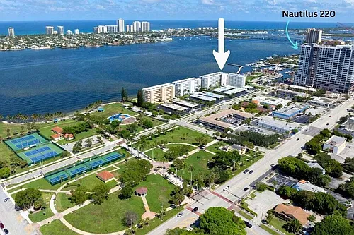301 Lake Shore Dr Photo 1