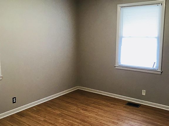 4th image of 438 Cornish Dr