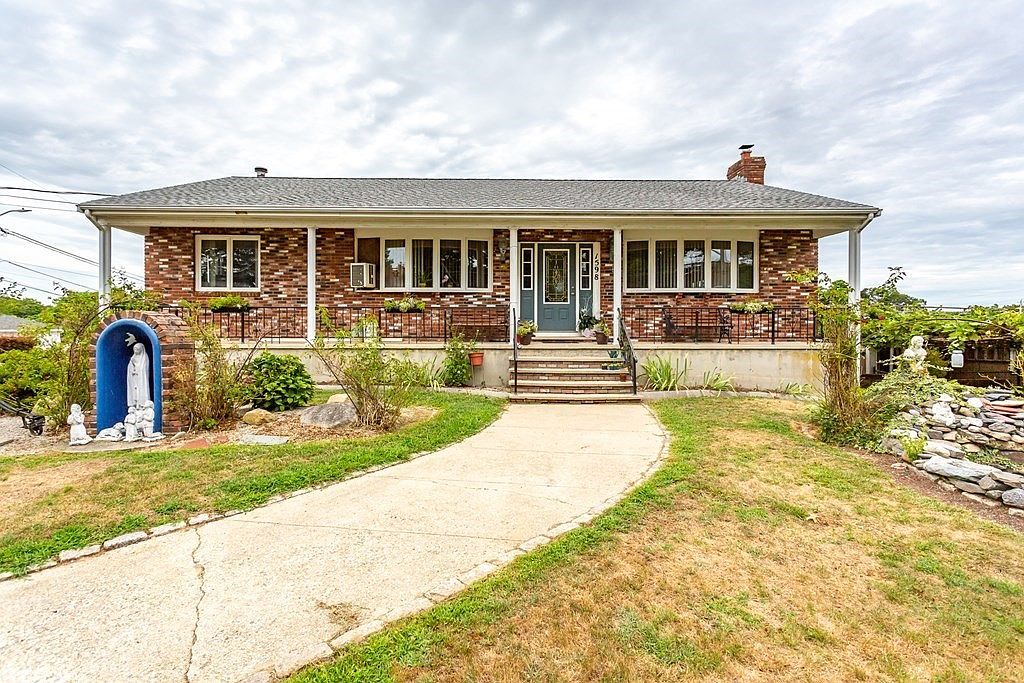 1598 Locust St, Fall River, MA 02723 Zillow