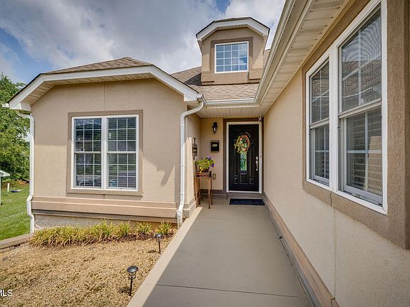 3rd image of 18518 Keeneland Ln