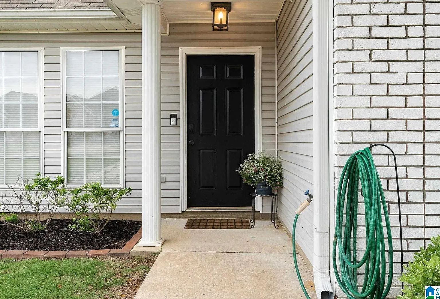 2 bed, 2.0 bath, 1163 sqft, $1,750 — Photo 2