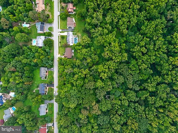 3rd image of 624 River Bend Rd