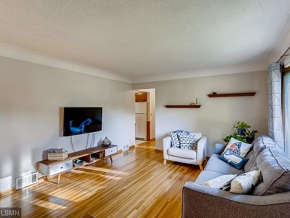 4th image of 6257 Sunny Ln N