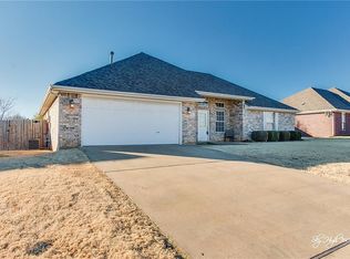 527 Prairie St, Lowell, AR 72745