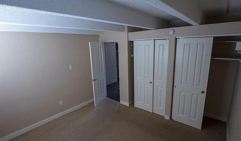 SloHi 1516 Perry Street — Photo 12