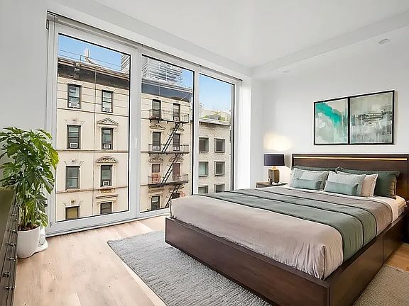 3rd image of 118 Orchard St #9C
