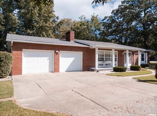 615 W Russell St, De Soto, IL 62924
