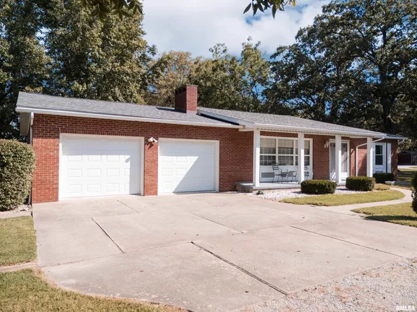615 W Russell St, De Soto, IL 62924