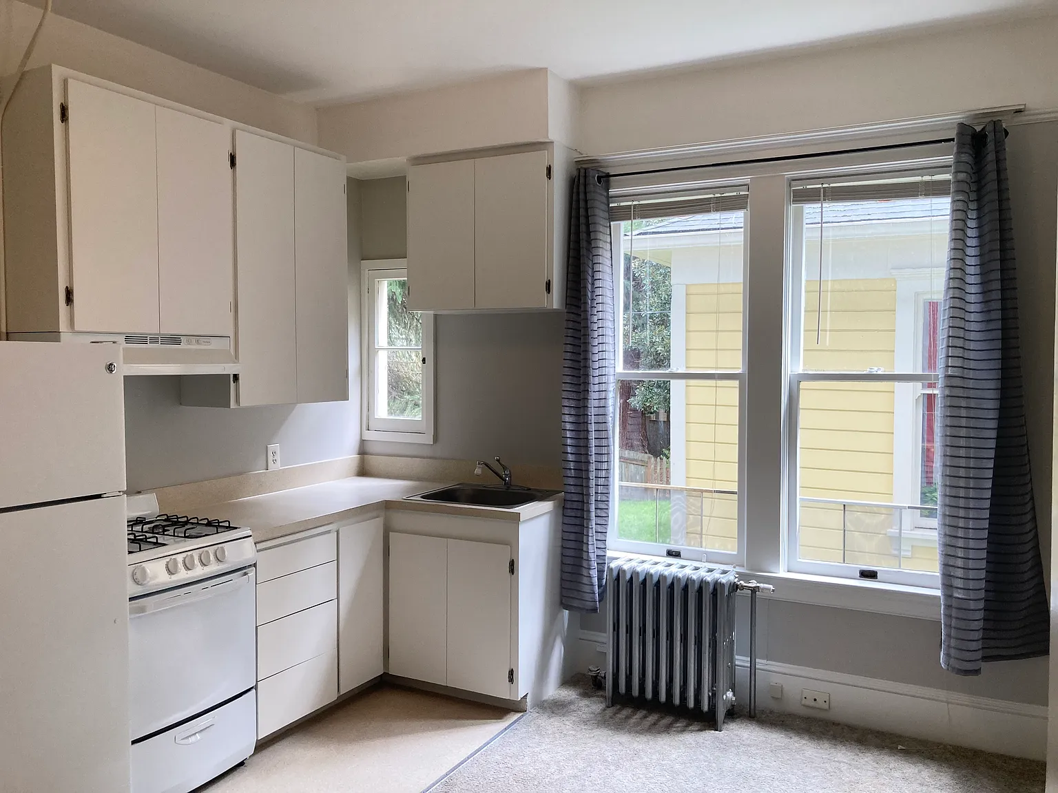 Studio, 1.5 bath, 160 sqft, $835 — Photo 4