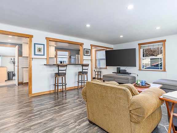 4th image of 1219 Cottonwood Dr