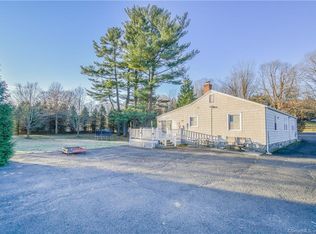 7050 Main St, Trumbull, CT 06611