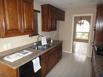 4th image of 2905 Wentwood Dr