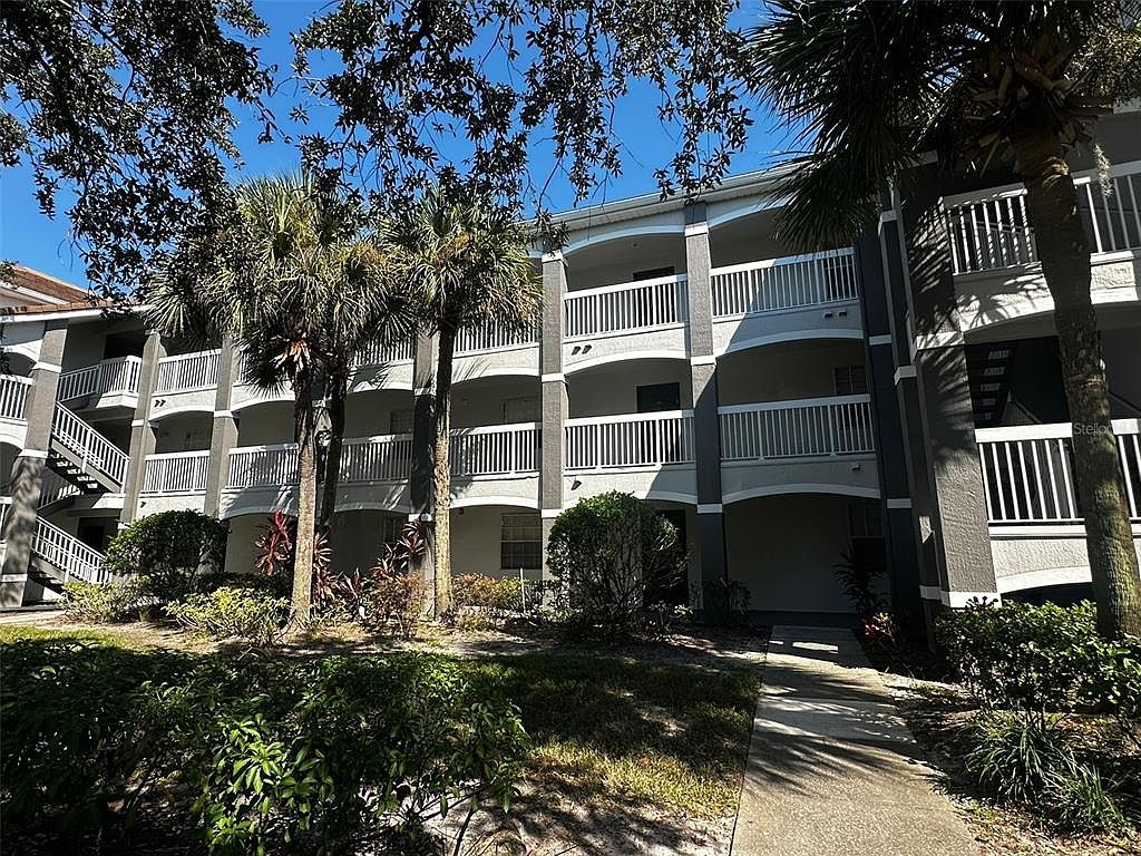 14013 Fairway Island Dr APT 415