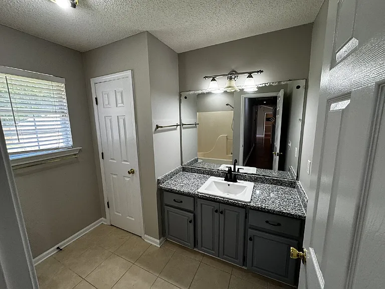 208 Easy St — Photo 12