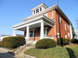 923 Broad St #A, Akron, PA 17501