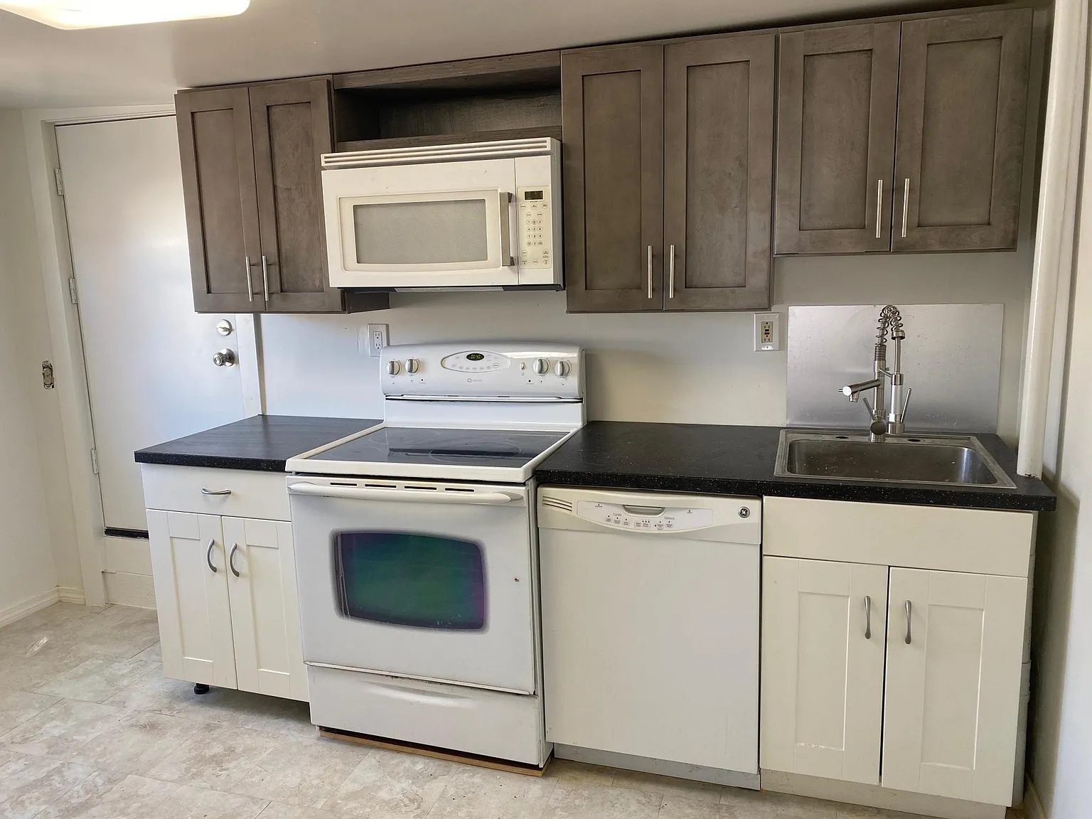 Studio, $1,450 — Photo 1