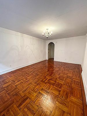 3rd image of 49 W 76th St APT 1A