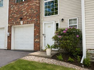 830 Lily Ln, Ewing, NJ 08638