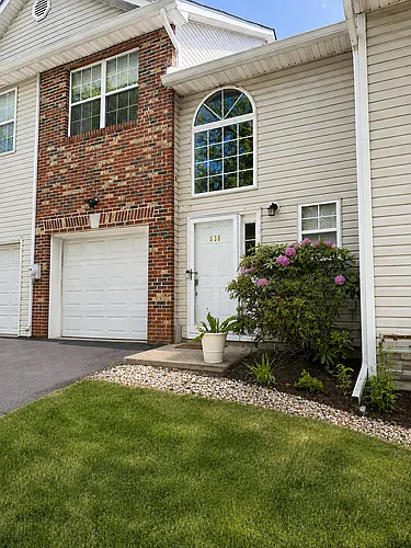 830 Lily Ln Photo 1