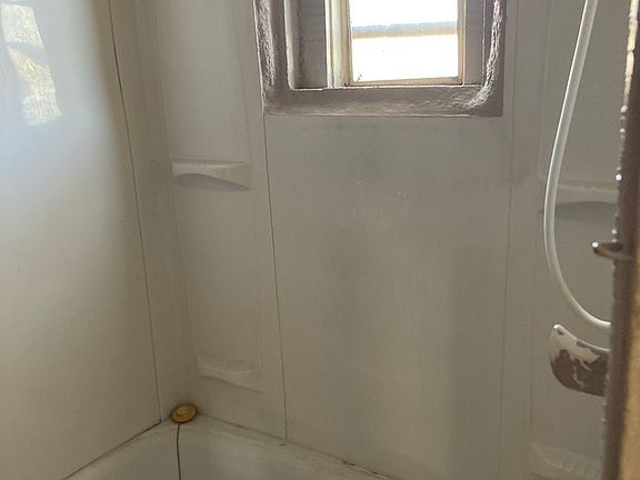 4th image of 321 Vermont St NE #1