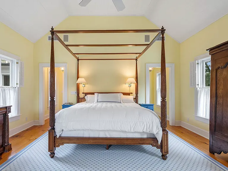 703 Flying Point Rd — Photo 25