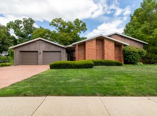 212 Imperial Dr, Bloomington, IL