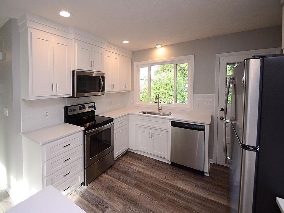 1st image of 3332 S 82nd St
