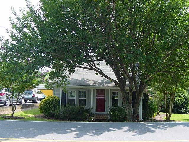 1st image of 355 Sunset Dr