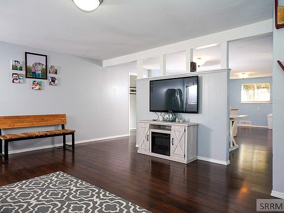 5th image of 1365 Cathryn Ave