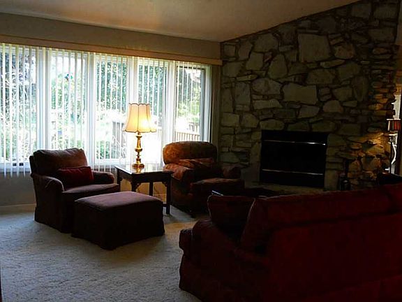 4th image of 369 Sandbrook Dr