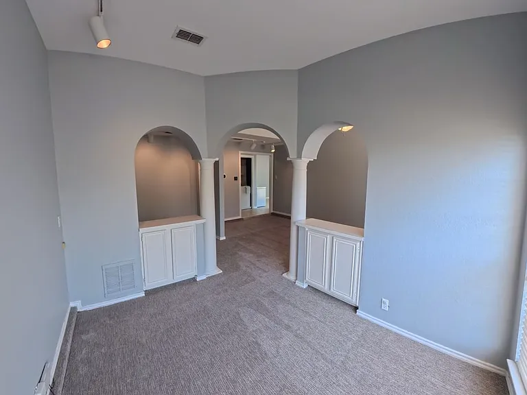 1209 Montclair Dr — Photo 3