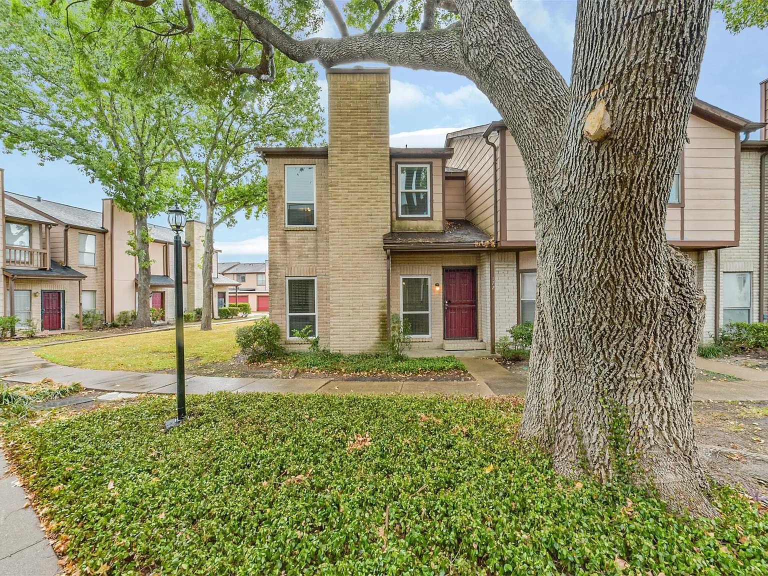 2 bed, 2.5 bath, 1136 sqft, $1,450 — Photo 2