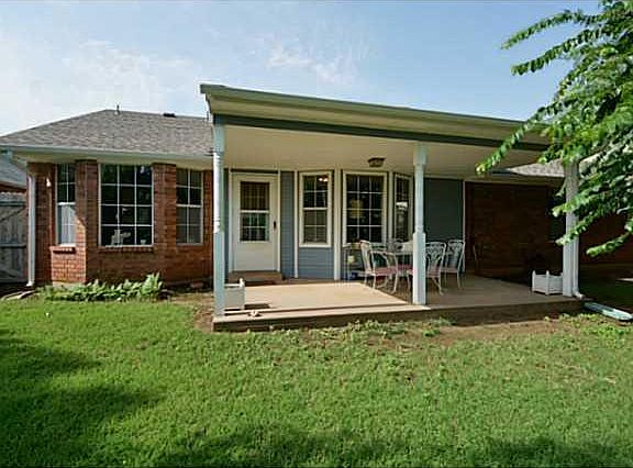 2nd image of 2101 Shamrock Dr