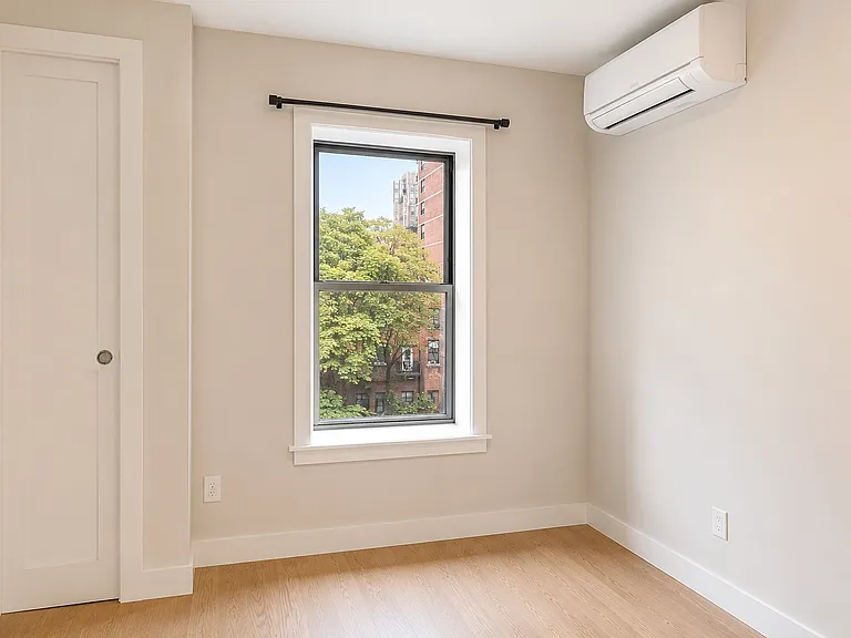 241 W 13th St #17 — Photo 8