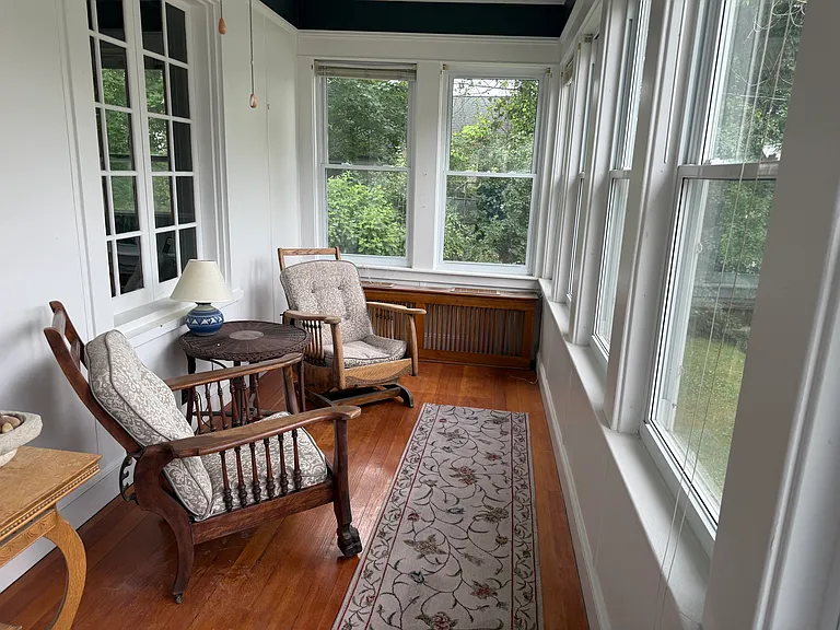 425 Pleasant St — Photo 10