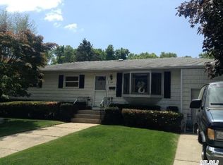 108 Geneva St, Bay Shore, NY 11706