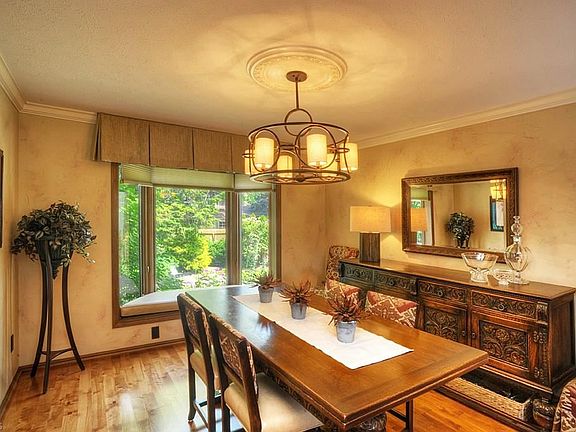 4th image of 2793 Goldwood Dr