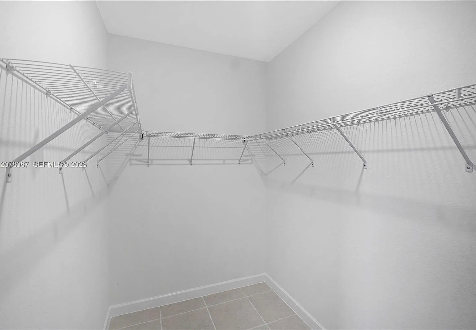 4 bed, 3.0 bath, $4,300 — Photo 4