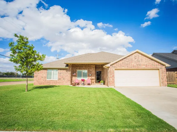 802 Birch St, Idalou, TX 79329