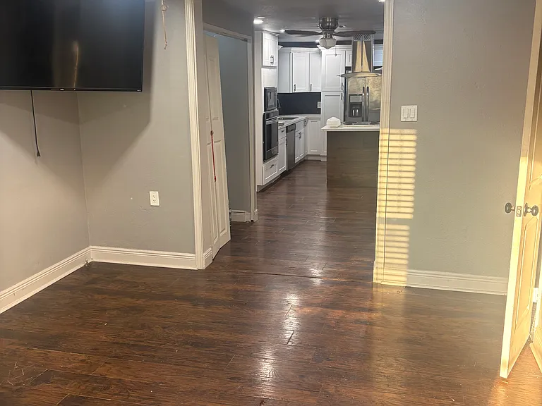 12502 Alma St — Photo 3