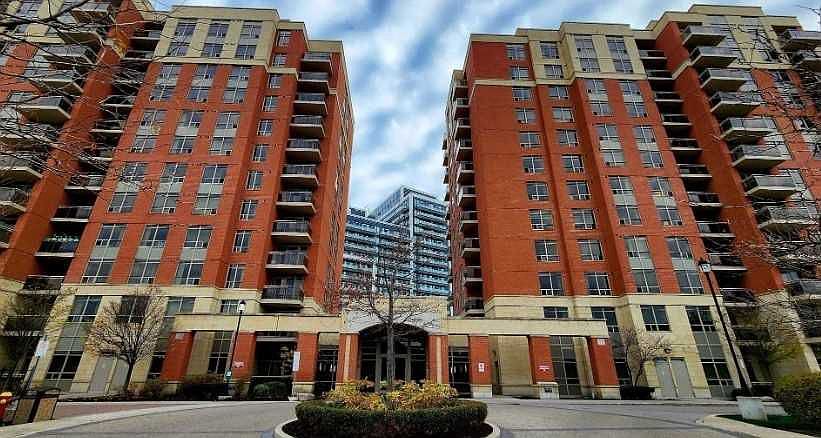 1st image of 75 King William Cres #707