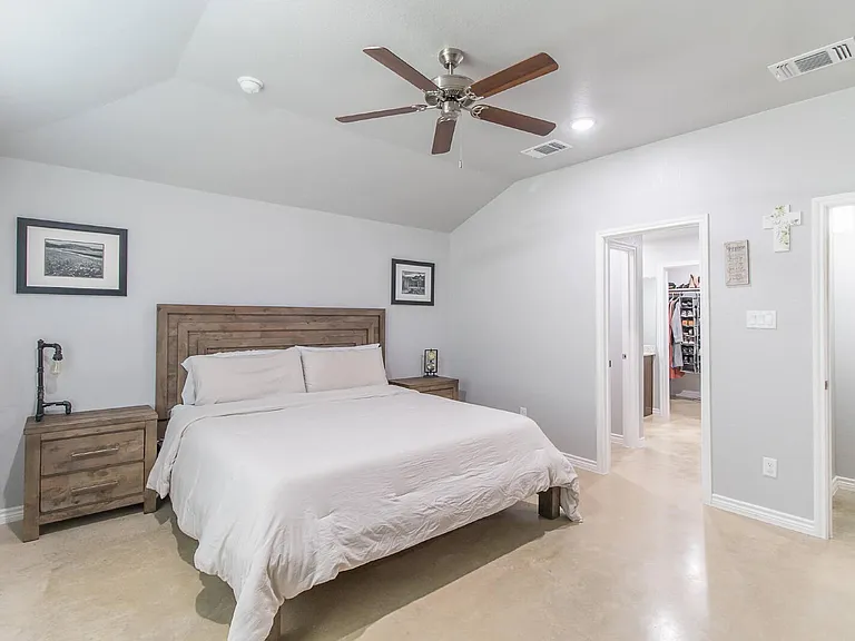 1715 Dryden Ave — Photo 25