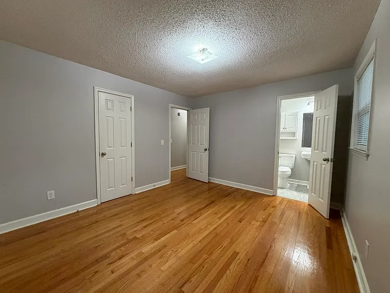 818 Lynwood Dr — Photo 16