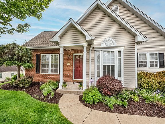 3rd image of 6054 Belle Terre Ct