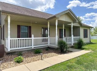 711 W 15th St, Johnston City, IL 62951