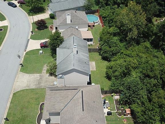 3rd image of 3006 Nancy Dr