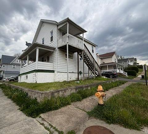 2nd image of 111 W Grove St 2
